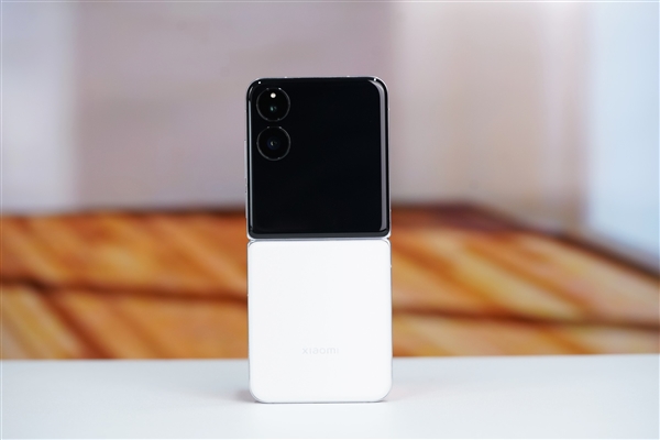 小米MIX Flip將推向全球：定價(jià)比國內(nèi)貴3718元