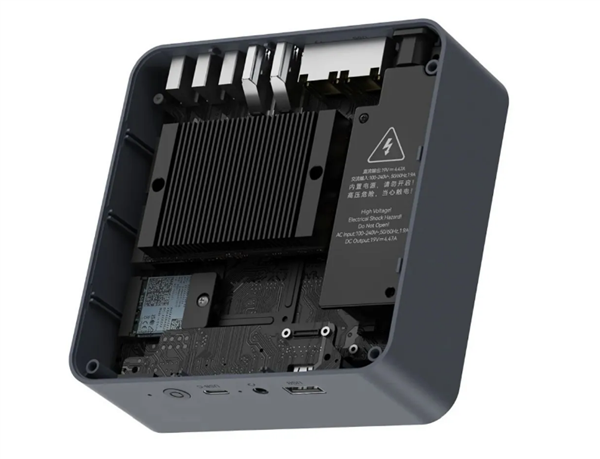 零刻發(fā)布EQi12緊湊型主機(jī)：頂配i7-12650H、雙千兆網(wǎng)口