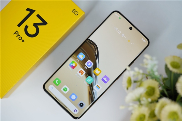 首發(fā)全新索尼超光影潛望長焦！真我13 Pro+圖賞