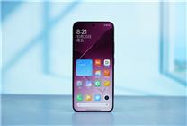 大變小 曲變直 手機廠商在屏幕上反復(fù)橫跳是沒活了嗎