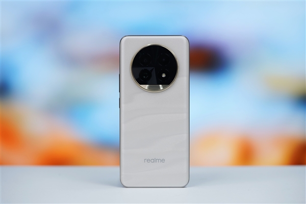 首發(fā)全新索尼超光影潛望長焦！真我13 Pro+圖賞