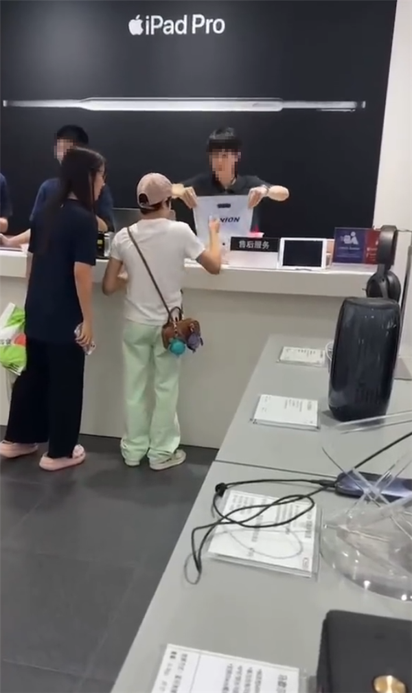 全紅嬋給媽媽買手機(jī)引熱議：入手256GB iPhone 15 Pro Max