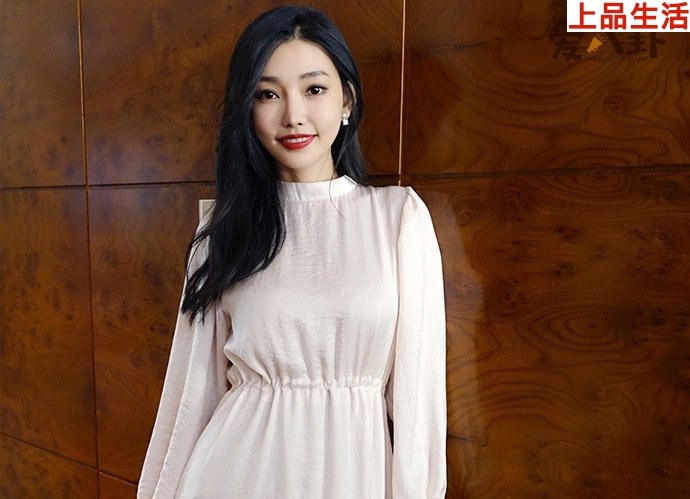 童菲是如何出道的