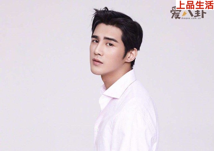 姜潮媽媽疑似做生意的