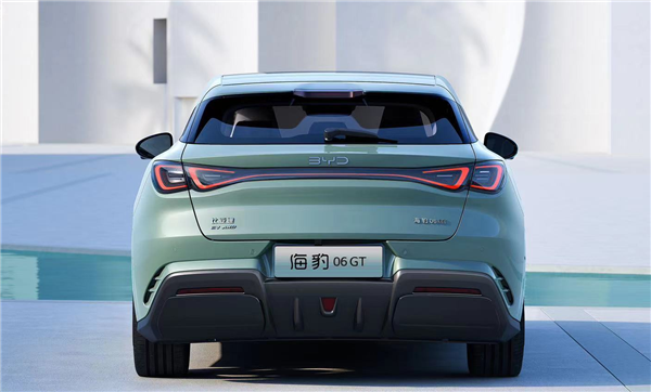 年輕人首款鋼炮！比亞迪海豹06 GT預(yù)售15-20萬：上市時間也定了