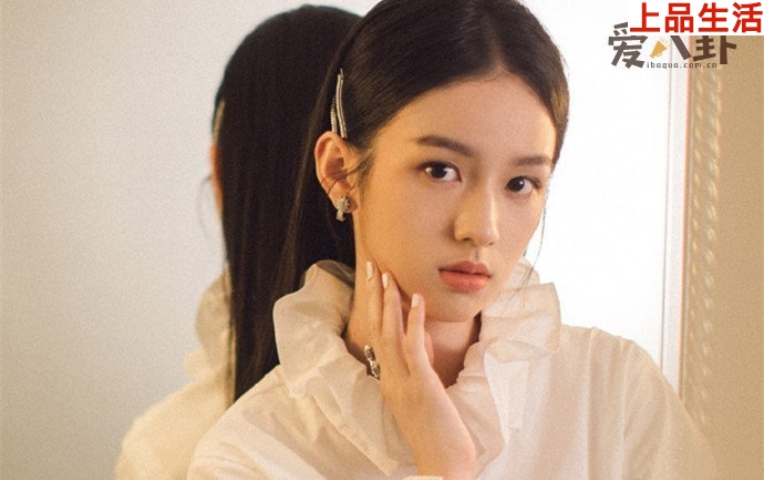 周也的背景很厲害嗎