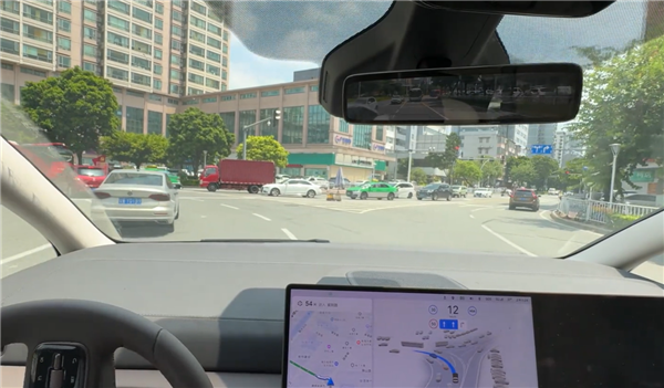 國(guó)產(chǎn)智駕之爭(zhēng)！理想端到端VS華為ADS 2.0：結(jié)果大跌眼鏡