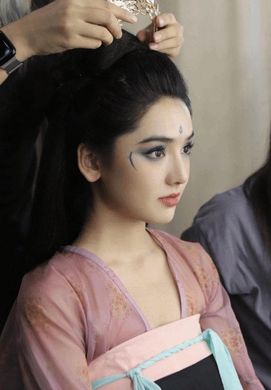 《黑神話》蜘蛛精二姐再發(fā)COS照：明媚大氣 溫婉如玉