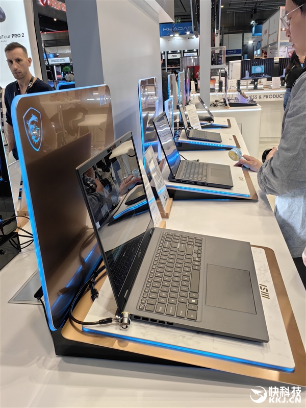 微星展示四款酷睿Ultra 200V筆記本：13-16寸全都有、輕至990克