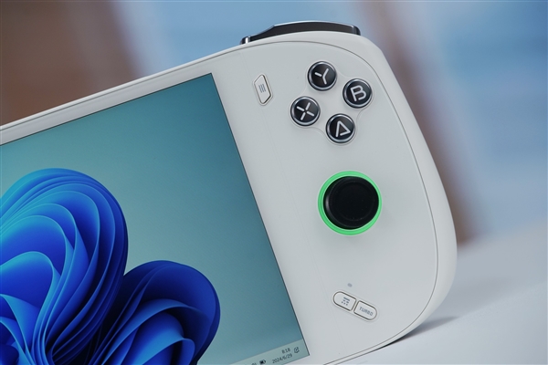 全球第二款酷睿Ultra掌機！AOKZOE A2 Ultra圖賞