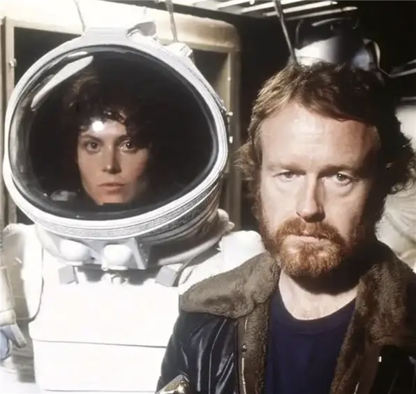 45年了！異形還是能把人類(lèi)嚇出陰影