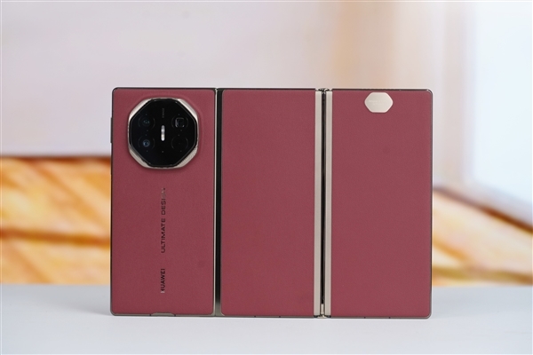 19999元起明天開售！華為Mate XT三折疊后一天預(yù)約：超643萬人想買
