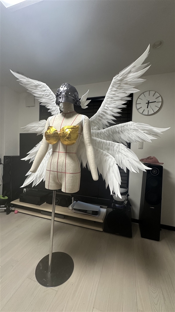 身材爆好的技術(shù)大佬：Coser親手打造天女獸全套裝備