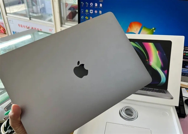 被Windows筆記本折騰N年 換到MacBook后香爆了