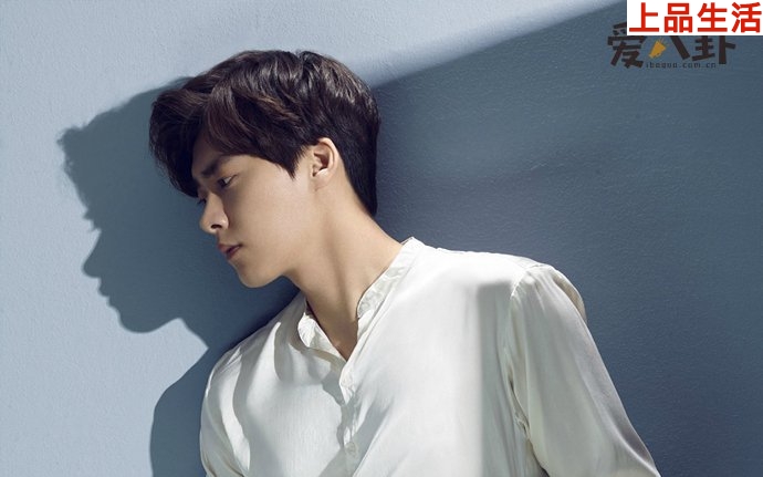 張若昀李易峰競(jìng)爭(zhēng)關(guān)系互搶資源