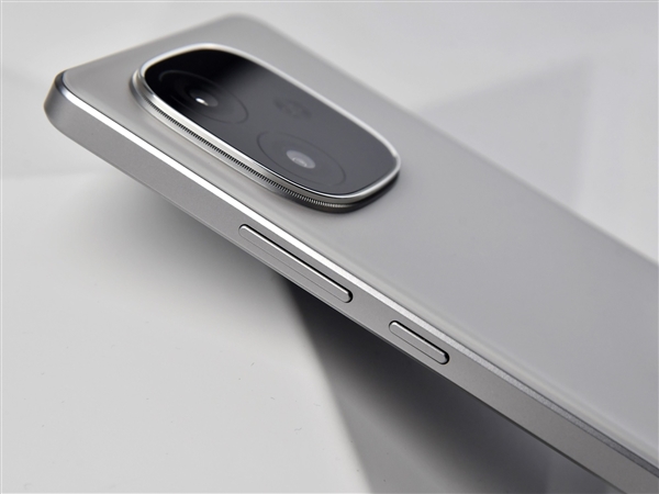 iQOO Z9 Turbo+上手：性能猛獸+續(xù)航怪獸