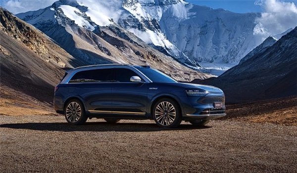 中國豪華車銷量Top10成交均價排行榜：鴻蒙智行39.9萬元第一 遠超BBA