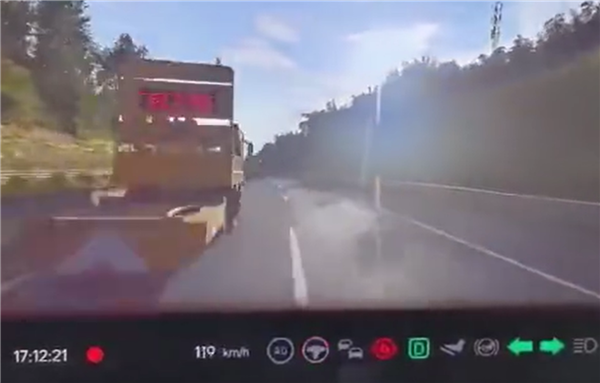 理想AES自動(dòng)緊急避讓立大功：時(shí)速130km躲開(kāi)工程車