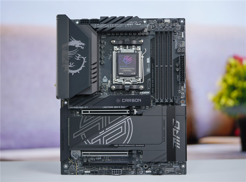 內(nèi)存優(yōu)化當(dāng)下強！微星 MPG X870E CARBON WIFI暗黑板主板評測：游戲性能大幅領(lǐng)先于頂級X670E