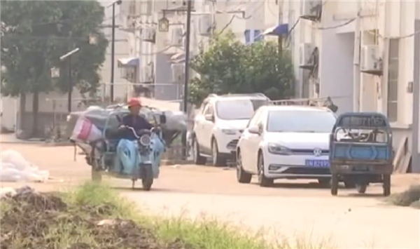 七旬老人騎三輪車(chē)被追尾索賠誤工費(fèi)遭拒 法院：保險(xiǎn)公司賠1.4萬(wàn)