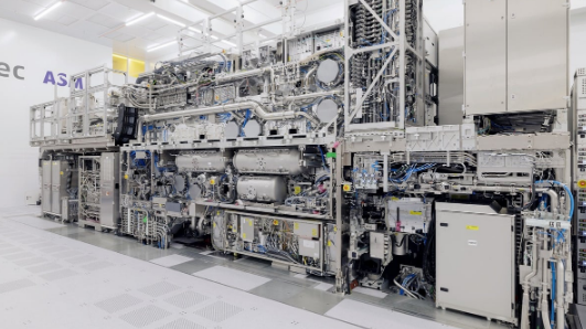 27億一臺(tái)！ASML展示新EUV光刻機(jī)內(nèi)部畫面：不怕被偷師嘛