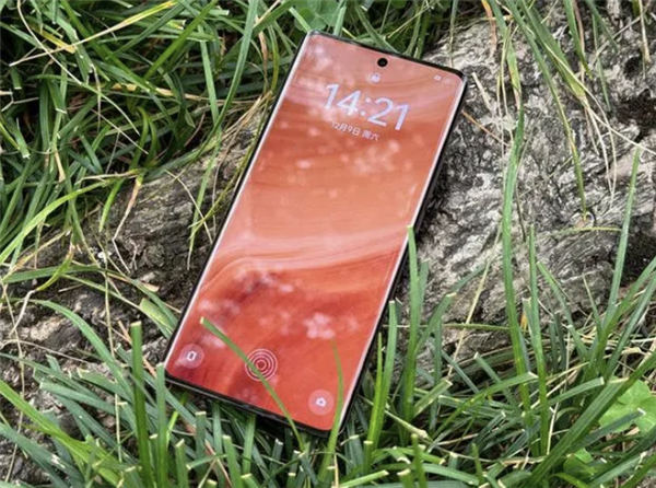 都年底了 8Gen3旗艦還值得買 而且很值！