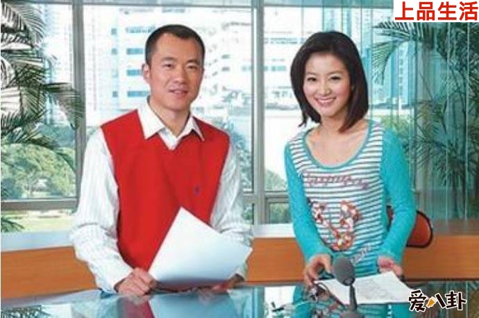 邱啟明與妻子李涵