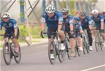 父親帶娃騎行摔倒遭碾壓身亡 司機(jī)重獲自由簽訂賠償協(xié)議：網(wǎng)友熱議誰(shuí)是主責(zé)