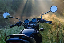 央視曝光摩托車牌藏秘密：大排量車違規(guī)上小標藍牌黑產鏈