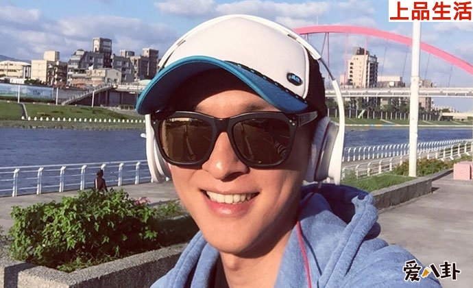 安鈞璨因病去世