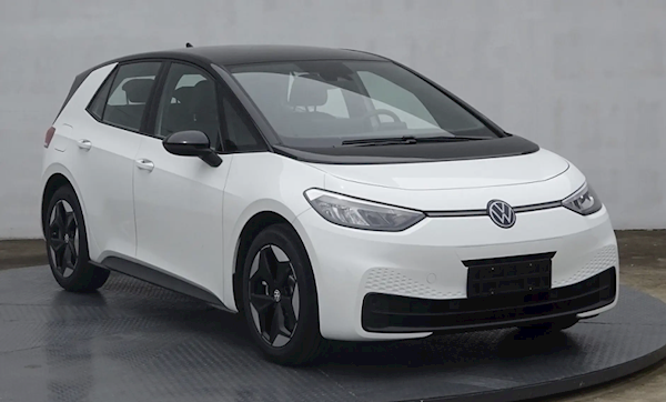 大眾ID.3磷酸鐵鋰版實(shí)車首曝：售價下調(diào)爭奪比亞迪海豚市場份額