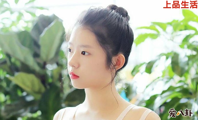 演員何藍逗情商