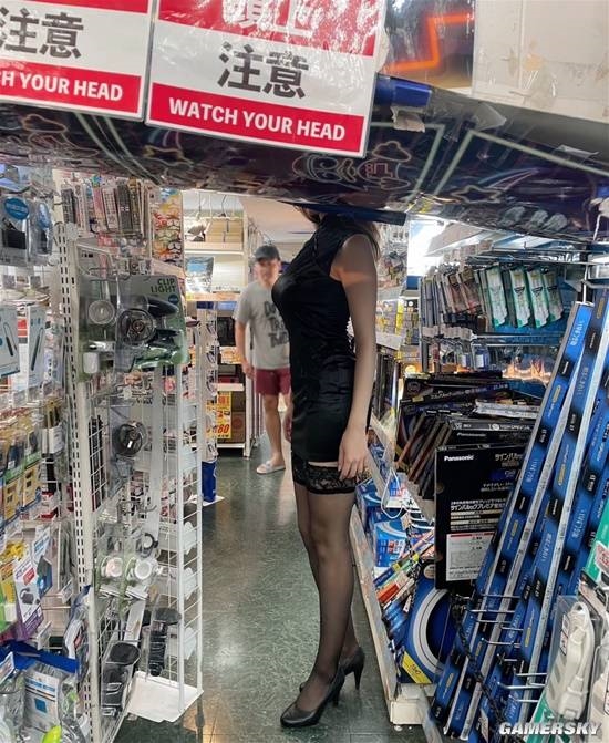 180cm的烏克蘭美女在日本什么樣：像極了八尺夫人 男人們看完扎心