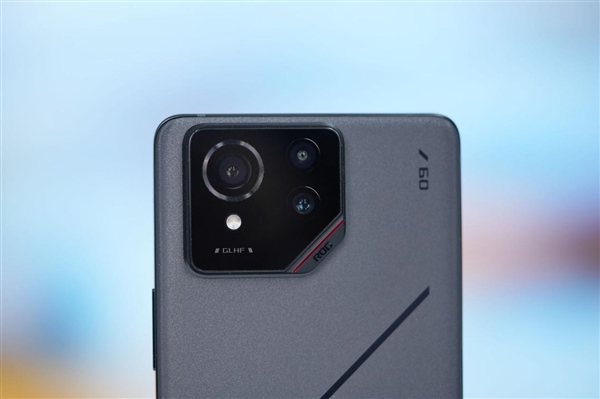 行業(yè)首發(fā)185Hz高刷新率！ROG游戲手機9 Pro圖賞