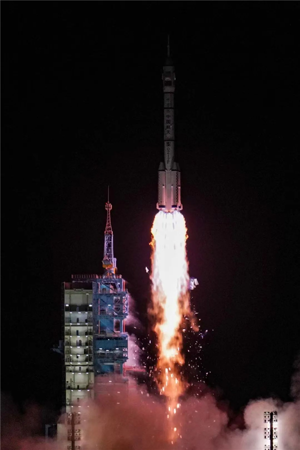 神舟一號發(fā)射整整25年！航天飛機、載人飛船爭論了3年多