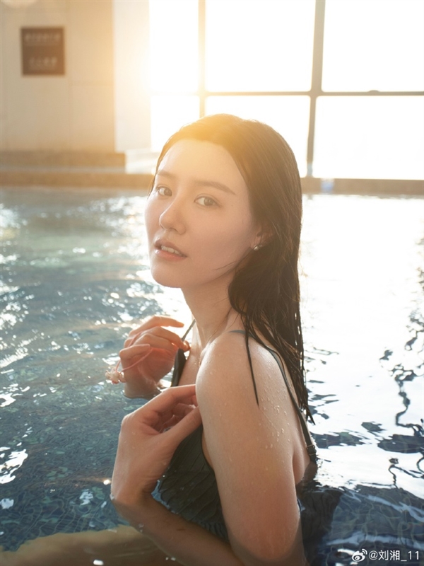 泳壇女神劉湘曬泳裝照 被網(wǎng)友指責(zé)擦邊：本人回應(yīng)穿棉褲羽絨服游泳嗎