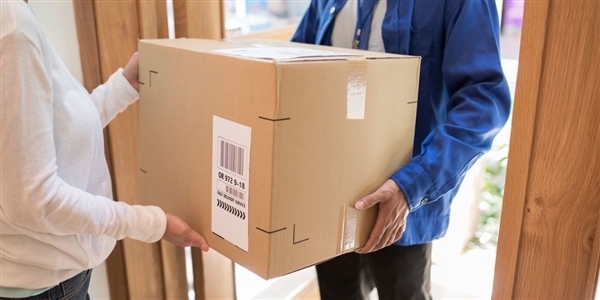 不打電話擅自代收！山東對(duì)快遞不告而投開(kāi)出118張罰單