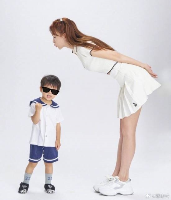 50歲林志玲曬新照引圍觀 與兒子慶生畫面有愛(ài)：網(wǎng)友感慨少女感滿滿