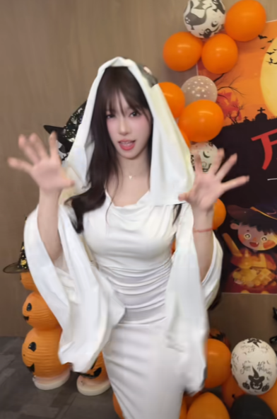 被罵擦邊 網(wǎng)友鼎力支持：吳柳芳粉絲量火速反超管晨辰