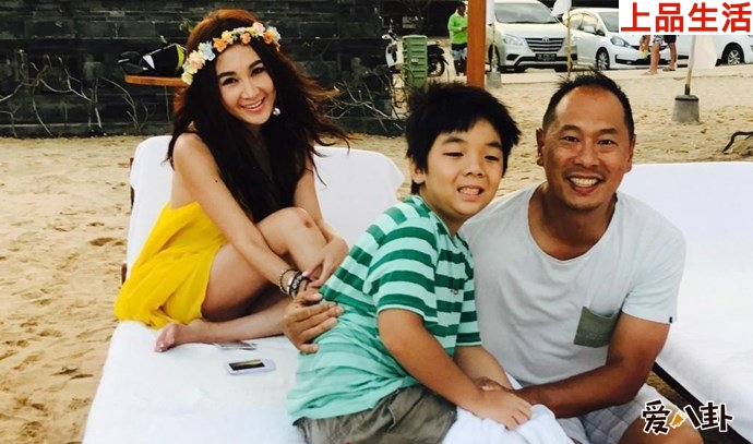 溫碧霞何祖光一家三口