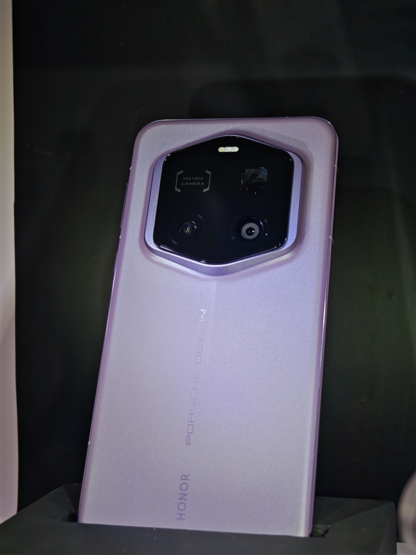 華為Mate 70 RS對手！榮耀Magic7 RSR 保時捷設(shè)計本月發(fā)：真機圖來了