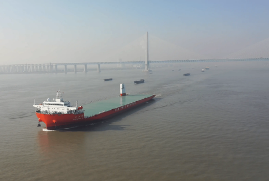 58405噸！全球載重能力大自航甲板船完成試航