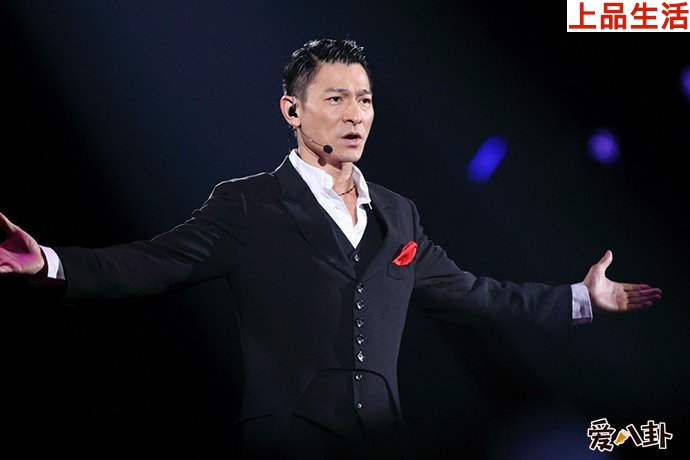 劉德華兩次落淚竟都是因?yàn)榉劢z