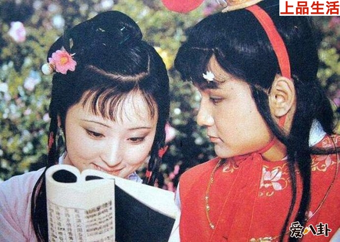 最經(jīng)典的兩個角色賈寶玉林黛玉