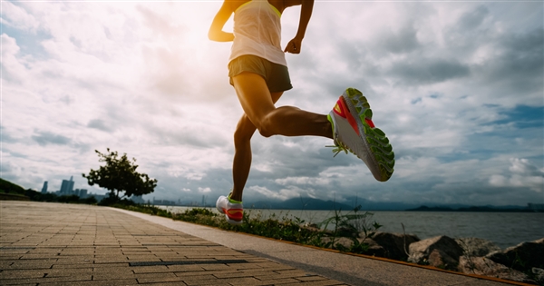 新研究：運(yùn)動(dòng)20分鐘可抵消熬夜傷害