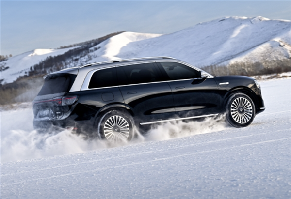 穩(wěn)居50萬以上車型銷量榜首！問界M9上市一年大定破20萬臺(tái)