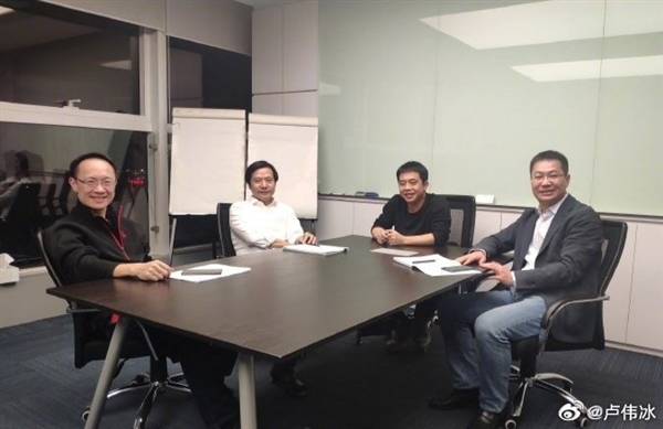 盧偉冰加入小米6周年：曬入職照片感慨