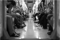 上海男子5元賣地鐵座位事件真相大白！系自編自演 為推廣小紅書帳號