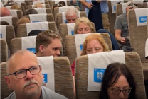 高鐵車廂里全是老外 網(wǎng)友：以為出國了