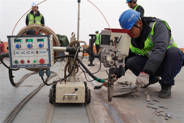 全長19公里！昌九高鐵南昌揚(yáng)子洲贛江公鐵大橋中支主橋合龍